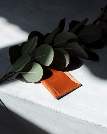 card-slot-cognac-accessories-gifts